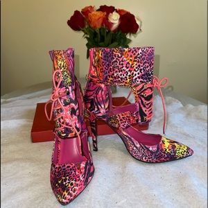 Multi colored stiletto 4’ size 9